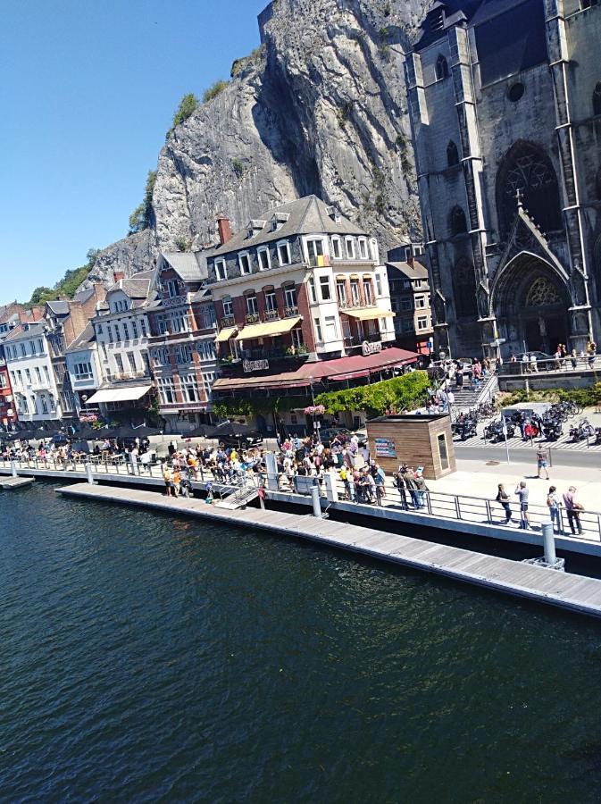 Un Studio A Louer Ds Un Endroit Calme Pres De La Ville De Dinant Exterior foto